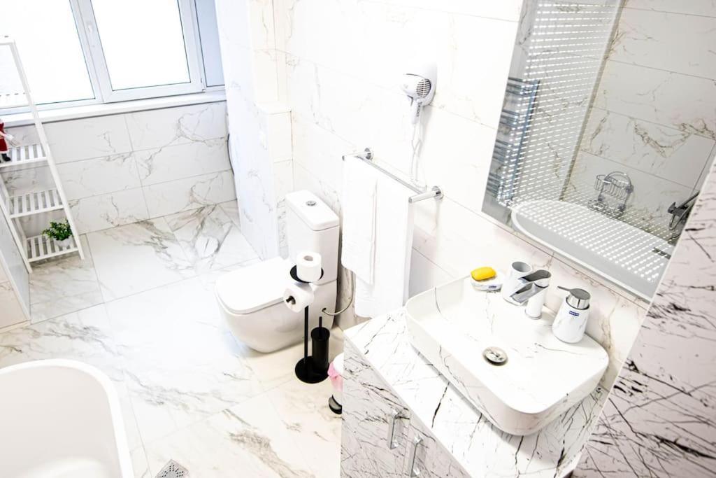 Ultra Central Luxury 3Br 2Bath Apt & Amazing Views Bukareszt Zewnętrze zdjęcie