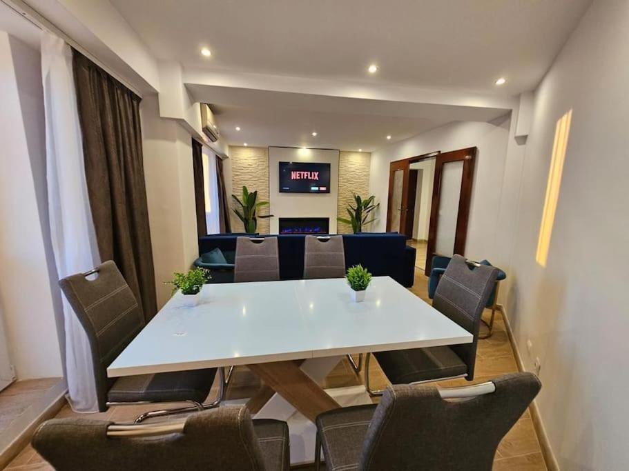 Ultra Central Luxury 3Br 2Bath Apt & Amazing Views Bukareszt Zewnętrze zdjęcie